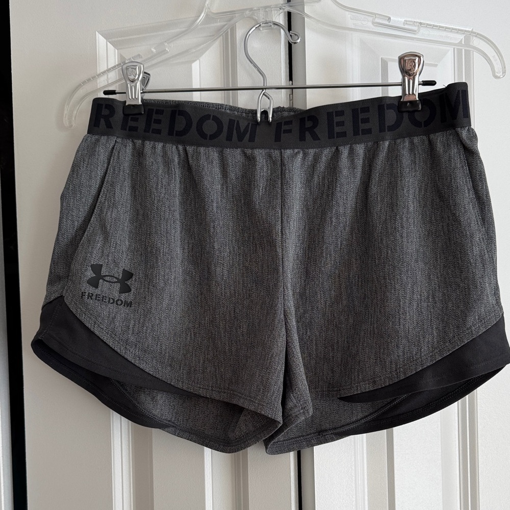 Women's Like New Under Armour Gray Shorts
